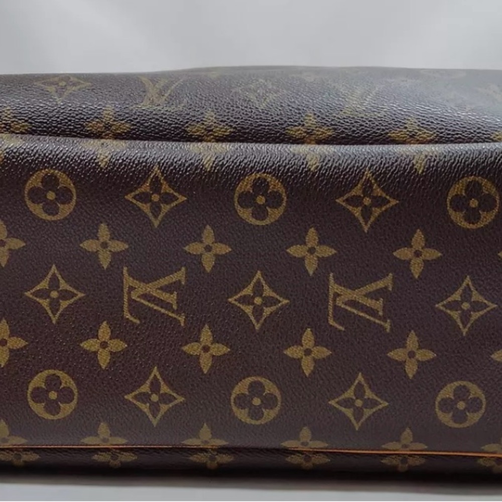 Louis Vuitton Devaulle Makeup Case ! Good used condition! FIRM! DISCOUNTED! - Picture 5 of 9